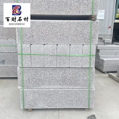 五蓮花路緣石在高速公路安裝中的應用與價值